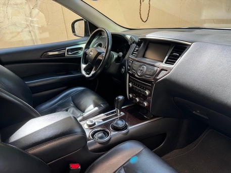 Juffair, Vehicles, Cars & Trucks , BHD 3500,  Nissan Pathfinder (SV),  2013,  Automatic,  127000 KM,    - Excellent Condition | Full Option