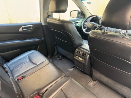 Juffair, Vehicles, Cars & Trucks , BHD 3500,  Nissan Pathfinder (SV),  2013,  Automatic,  127000 KM,    - Excellent Condition | Full Option