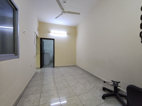 Manama, Apartments, Flats, Houses & Villas, BHD 170/year,  1 BR,  Manama:- Groundfloor 1Bhk Unfurnished Flat On Rent With Ewa..