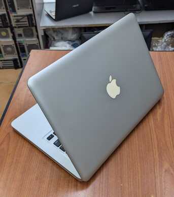Manama, Computers, BHD 45,  MacBook Pro 2.53Ghz Intel Core 2 Duo 13.3" Display 8GB RAM 320GB HDD Intel NVIDIA Graphics