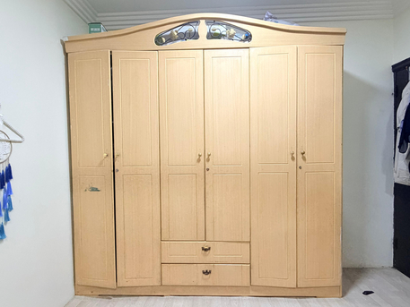 Al Malaz, Furniture, SAR 200,  House Hold Items Room Sets And Sofa Set