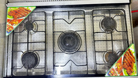 Riyadh, Appliances, SAR 375,  Cooking Range 5 Burner For Sale