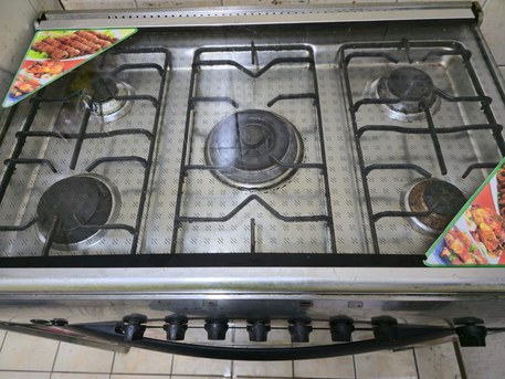 Riyadh, Appliances, SAR 375,  Cooking Range 5 Burner For Sale