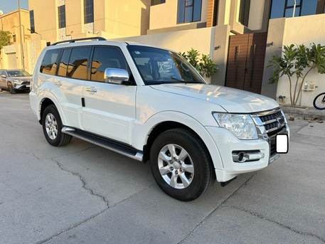 Riyadh, Vehicles, Cars & Trucks , SAR 68000,  Mitsubishi Pajero,  2020,  Automatic,  74000 KM,    GLS Mid Option With 4x4 For Urgent Sale 1st Owner And Accident Free