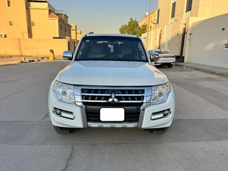 Riyadh, Vehicles, Cars & Trucks , SAR 68000,  Mitsubishi Pajero,  2020,  Automatic,  74000 KM,    GLS Mid Option With 4x4 For Urgent Sale 1st Owner And Accident Free