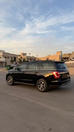 Riyadh, Vehicles, Cars & Trucks , SAR 135000,  Ford Expedition XLT,  2021,  Automatic,  138000 KM,