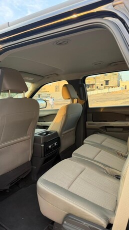 Riyadh, Vehicles, Cars & Trucks , SAR 135000,  Ford Expedition XLT,  2021,  Automatic,  138000 KM,