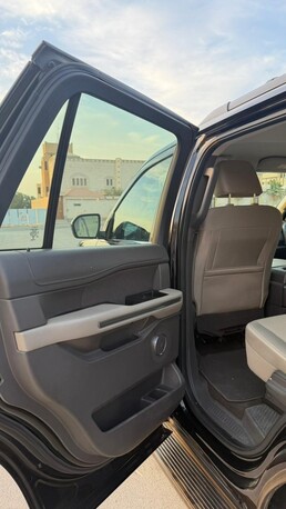 Riyadh, Vehicles, Cars & Trucks , SAR 135000,  Ford Expedition XLT,  2021,  Automatic,  138000 KM,