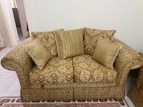 Al Faisaliyah, Furniture, SAR 500,  5 Seater Sofa Set &ndash; Neat & Excellent Condition &ndash; URGENT Sale