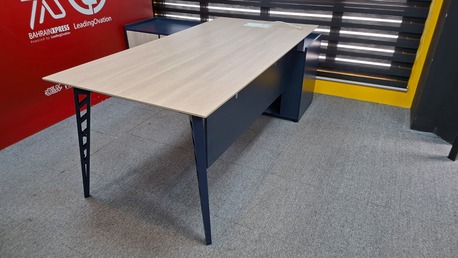 Manama, Furniture, BHD 85,  Modern Executive Office Desk