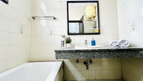 Mumbai, Apts/Flats Wanted, INR 5508/day,  Furnished,  Studio,  450 Sq. Feet,  BluO Studio - Defence Colony - Kitchen, BathTub