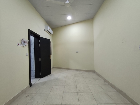 Juffair, Apartments, Flats, Houses & Villas, BHD 140/year,  1 BR,  Juffair:- Studio Flat On Rent With Unlimited Ewa..