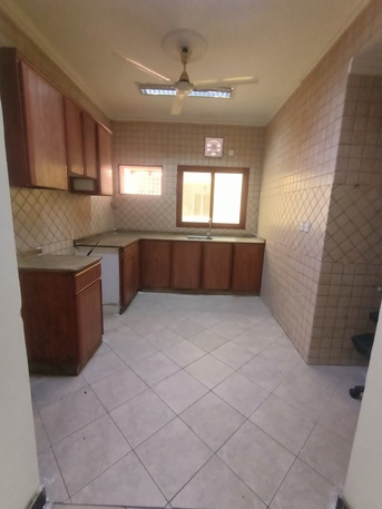 Hoora, Apartments, Flats, Houses & Villas, BHD 220/month,  2 BR,  Semi Furnished 2 BHK Spacious Flat For Rent In Hoora With Electricity*35529070
