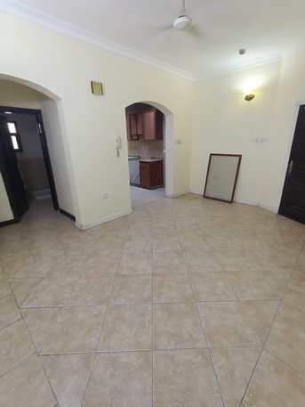 Hoora, Apartments, Flats, Houses & Villas, BHD 220/month,  2 BR,  Semi Furnished 2 BHK Spacious Flat For Rent In Hoora With Electricity*35529070