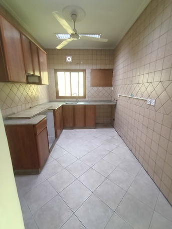 Hoora, Apartments, Flats, Houses & Villas, BHD 200/month,  2 BR,  *** Semi Furnished 2 Bedroom Spacious Flat For Rent In Hoora With Electricity*35529070