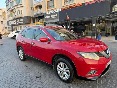 Manama, Vehicles, Cars & Trucks , Nissan X-Trail,  2015,  Automatic,  185000 KM,   NISSAN XTRAIL, FULL OPTION, 7 SEATER, 4WD.