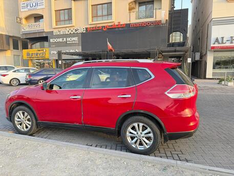 Manama, Vehicles, Cars & Trucks , Nissan X-Trail,  2015,  Automatic,  185000 KM,   NISSAN XTRAIL, FULL OPTION, 7 SEATER, 4WD.