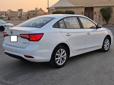 Riyadh, Vehicles, Cars & Trucks , SAR 29000,  MG 5,  2023,  Automatic,  100000 KM,    Mid Options For Sales (1st Owner)