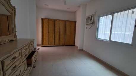 Manama, Apartments, Flats, Houses & Villas, BHD 210/month,  1 BR,  Semi Furnished Flat For Rent With UnLimited EWA