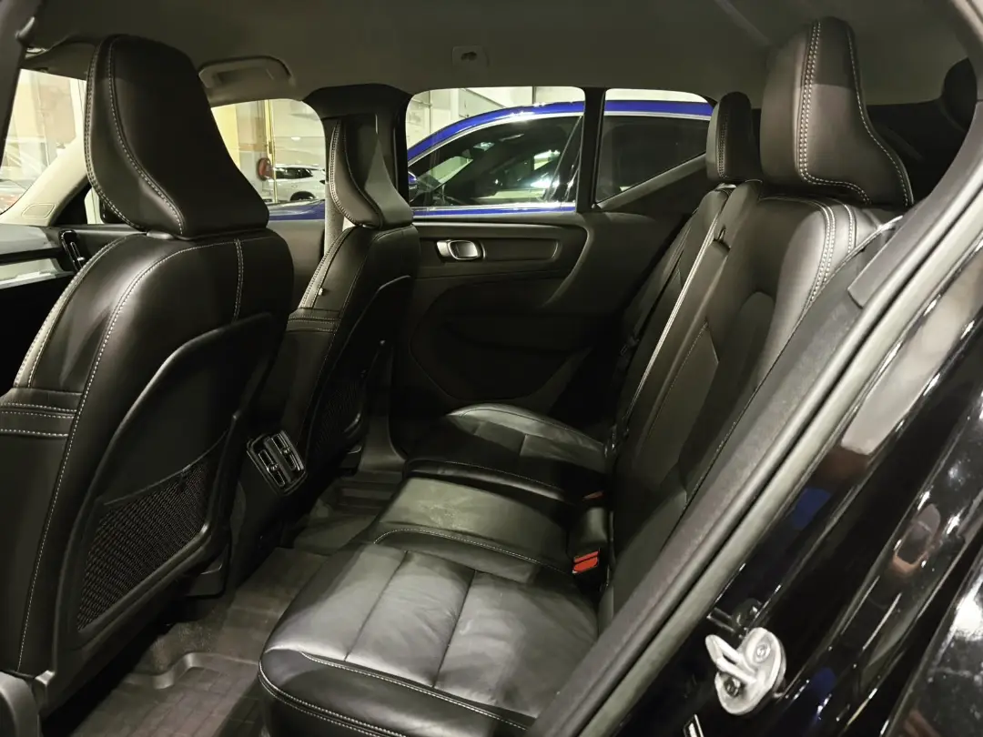 Amwaj Islands, Vehicles, Cars & Trucks , BHD 9995,  Volvo XC40 T4,  2022,  Automatic,  19000 KM,     2.0L TC 190 HP (19,000 Km Only) Under Warranty Until 2032