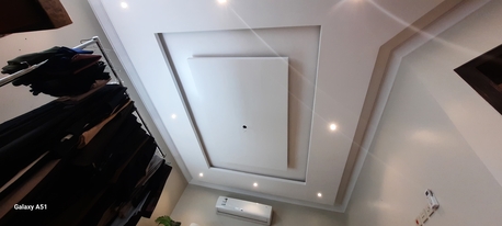 Olaya, Job Seekers, Painter