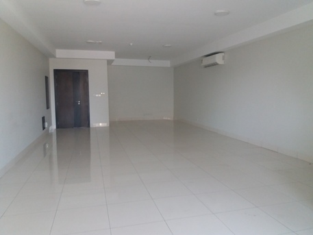 Tubli, Offices, BHD 160,  Commercial Office Flat 100 Square Miter Arya Open Spesc.1Bath.kitchen.Lift.in -((Tubli))