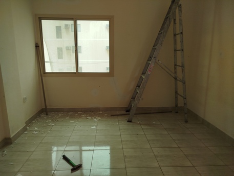 Salmaniya, Apartments, Flats, Houses & Villas, BHD 190/month,  2 BR,  1Bath Big Hall. Big Kitchen. Lift. Car-parking Unfurnished Exclusive. In -((( Salmaniya))