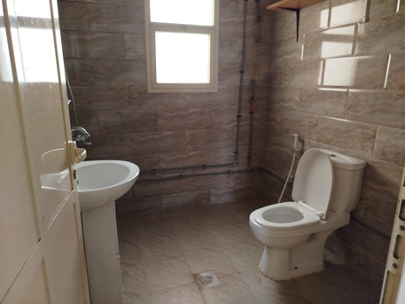 Salmaniya, Apartments, Flats, Houses & Villas, BHD 190/month,  2 BR,  1Bath Big Hall. Big Kitchen. Lift. Car-parking Unfurnished Exclusive. In -((( Salmaniya))