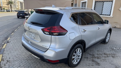 Riyadh, Vehicles, Cars & Trucks , SAR 75000,  Nissan X-Trail,  2022,  Automatic,  89000 KM,  Nissan Xtrail SV