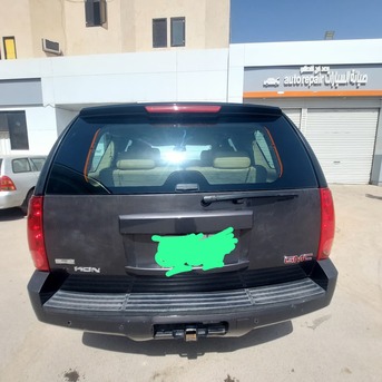 Riyadh, Vehicles, Cars & Trucks , SAR 25000,  Gmc Yukon,  2010,  Automatic,  482213 KM,