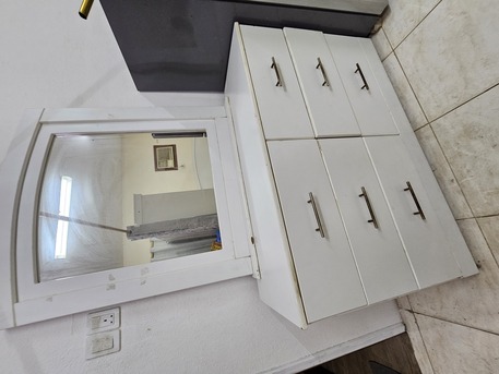 Jubail, Furniture, SAR 750,  King Size Bedset With Side Table, 4 Door Wardrobe And Dressing Table