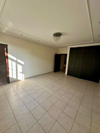 Zinj, Apartments, Flats, Houses & Villas, BHD 260/month,  3 BR,  ;ATHROOM Hall Kitchen Without Electricity