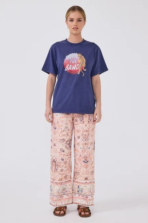 London, Clothing & Accessories, Cotton Tshirts For Women | Stylish Comfort By Crowberry Wood