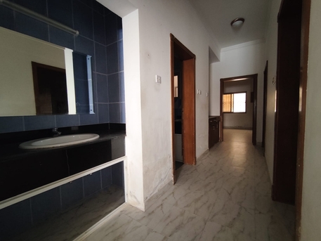 Busaiteen, Apartments, Flats, Houses & Villas, BHD 250/year,  2 BR,  Busaiteen:- Groundfloor 2Bhk Spacious Unfurnished Flat On Rent With Ewa..