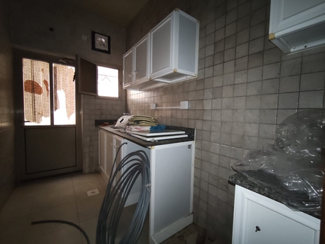 Busaiteen, Apartments, Flats, Houses & Villas, BHD 250/year,  2 BR,  Busaiteen:- Groundfloor 2Bhk Spacious Unfurnished Flat On Rent With Ewa..