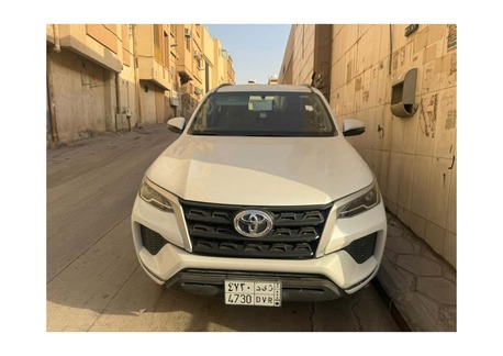 Riyadh, Pick Up & Drop Off, 🚗 2025MODEL NEW FORTUNER AVAILABLE FOR RENT