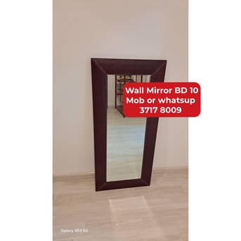 Manama, Furniture, BHD 10,  🌍🌏Wall Mirror In Good Condition For Sale With Delivery