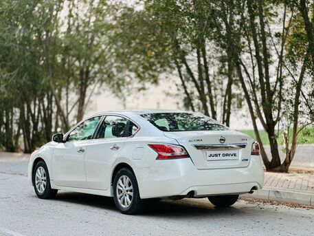 Manama, Vehicles, Cars & Trucks , BHD 1950,  Nissan Altima,  2014,  Automatic,  165000 KM,    MODEL WELL MAINTAINED CAR CALL OR WHATSAPP ON 35400768 ,33665080