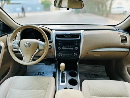 Manama, Vehicles, Cars & Trucks , BHD 1950,  Nissan Altima,  2014,  Automatic,  165000 KM,    MODEL WELL MAINTAINED CAR CALL OR WHATSAPP ON 35400768 ,33665080