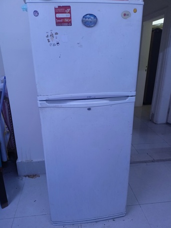 Jeddah, Household Items, SAR 1,  For Sale, LG Fridge Big, Cooking Range, Wardrobe,King Bed Frame Without Mattress