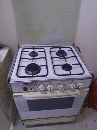 Jeddah, Household Items, SAR 1,  For Sale, LG Fridge Big, Cooking Range, Wardrobe,King Bed Frame Without Mattress