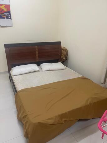 Riffa, Household Items, House Hold Items : King Size Bed, Double Coat Bed Dining Table Etc