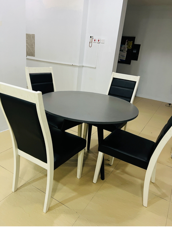 Manama, Furniture, BHD 40,  Luxury Dining Table Set For Sale