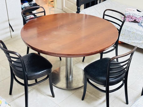 Jizan, Furniture, SAR 450,  Modern Round Dining Table With 4 Chairs &ndash; Compact & Stylish