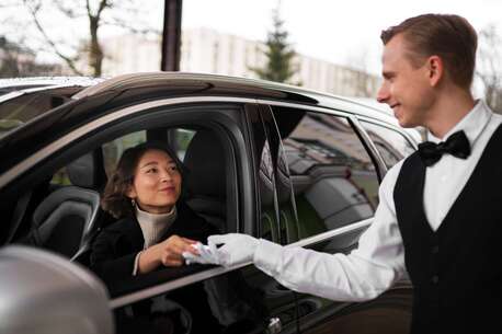 New York, Travel, Expensive Taxi Fares Frustrating You? Affordable JFK Airport Limo Service By Highstar Limo