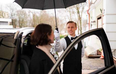 New York, Travel, Expensive Taxi Fares Frustrating You? Affordable JFK Airport Limo Service By Highstar Limo