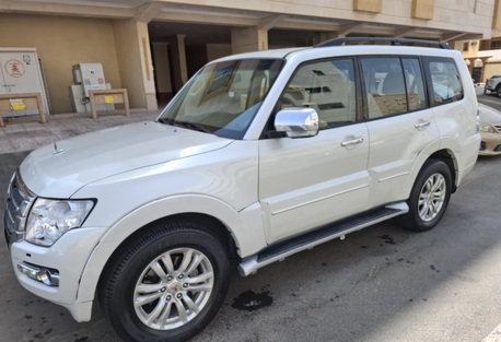 Jeddah, Vehicles, Cars & Trucks , SAR 35000,  Mitaubishi Pajero,  2016,  Automatic,  365000 KM,  Mitsubishi Pajero Golden Edition