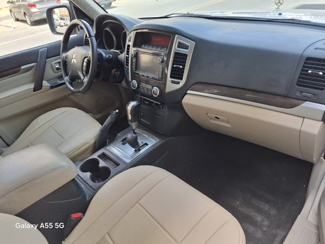 Jeddah, Vehicles, Cars & Trucks , SAR 35000,  Mitaubishi Pajero,  2016,  Automatic,  365000 KM,  Mitsubishi Pajero Golden Edition