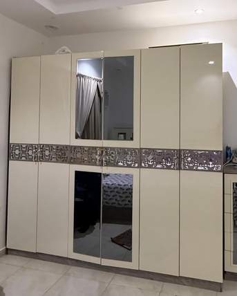 Madinah, Furniture, SAR 2300,  For Sale: Luxurious & Modern Full Bedroom Set (Excellent Condition)