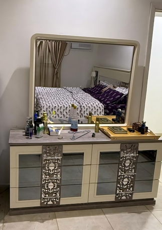 Madinah, Furniture, SAR 2300,  For Sale: Luxurious & Modern Full Bedroom Set (Excellent Condition)
